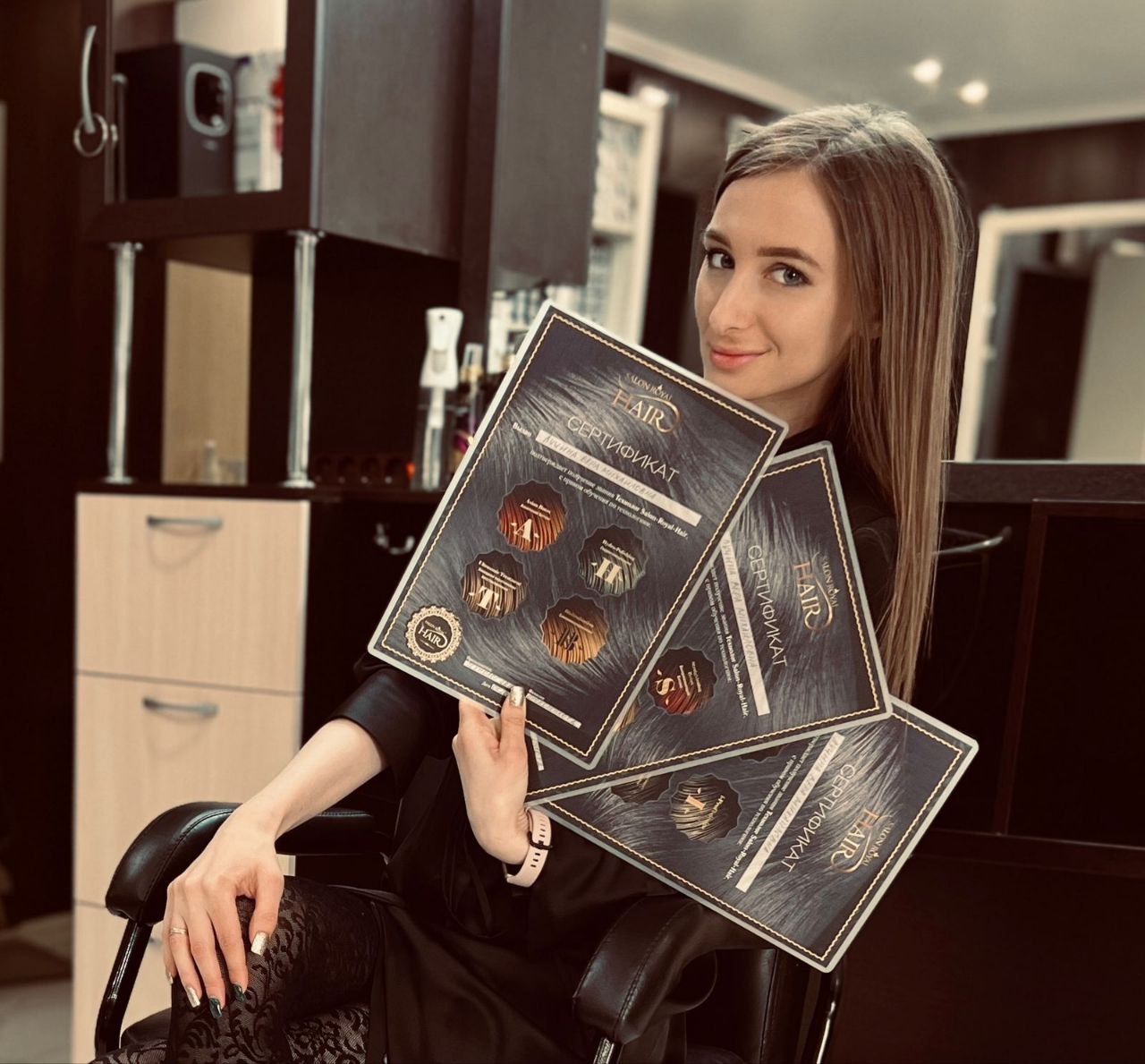 Поздравляем Веру Лучину с открытием Академии Salon-Royal-Hair в г. Корсаков